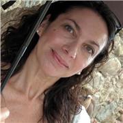 Insegnante Laureata in Lingue e letterature straniere (Inglese quadriennale e francese triennale)